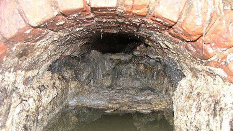 Giant fatberg blocking underground sewer